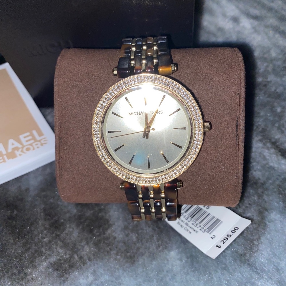 Michael kors watch ⌚️ - Picture 2 of 3